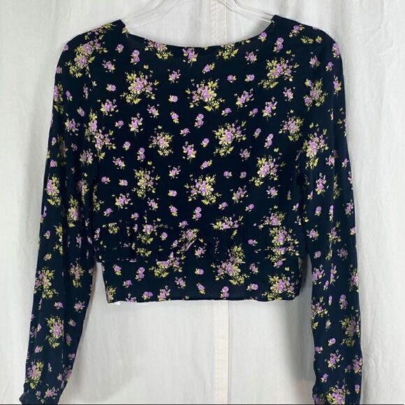 Zara Top Womens Size Medium Cropped Floral print Boho V Neck Blouse NWT - Picture 5 of 7